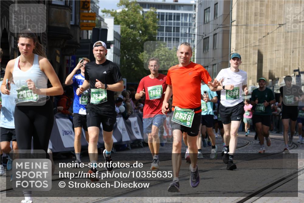 13.09.2026 - 21. swb-Marathon Bremen Strokosch-Dieckow http://msf.ph/oto/10355635 13.09.2026 13:33:35 Ziel 831, 1124, 2283, 2393, 2440, 2818, 2959, 2980, 3710, 4052, 4243, 4260, 4408, 4492, 4536, 4565, 5040, 5191, 5324, 5395, 5560, 5660, 5790, 5861, 5862, 5914, 5981, 6421, 6614, 6777, 6915, 7145, 7421, 7467, 7788, 7789, 7830, 8061, 9206, 9269, 9616, 9856, 13028, 13084, 13093, 13101, 930, 2405, 2872, 2960, 3201, 3761, 4490, 4554, 4658, 4874, 5063, 5156, 5513, 6508, 6538, 6808, 7126, 7633, 7652, 7832, 9068, 9128, 9342, 9344, 9390 meine-sportfotos.de