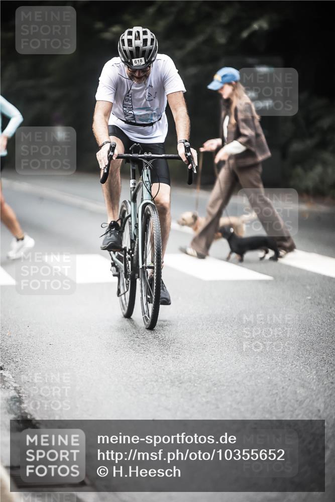 13.09.2026 - Stadtparktriathlon H.Heesch http://msf.ph/oto/10355652 13.09.2026 11:11:47 Radfahren 493, 498, 618 meine-sportfotos.de
