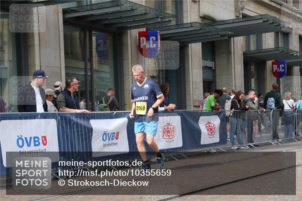 13.09.2026 - 21. swb-Marathon Bremen Strokosch-Dieckow http://msf.ph/oto/10355659 13.09.2026 11:16:20 Ziel 10679, 11274, 11456, 12102, 12158, 10242, 10665, 11026, 11081, 11139, 11181, 11200, 11264, 11385, 11448, 11573, 11613, 11768, 12057, 12151, 12306, 12539, 13508 meine-sportfotos.de