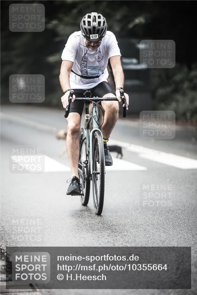 13.09.2026 - Stadtparktriathlon H.Heesch http://msf.ph/oto/10355664 13.09.2026 11:11:47 Radfahren 493, 498, 618 meine-sportfotos.de