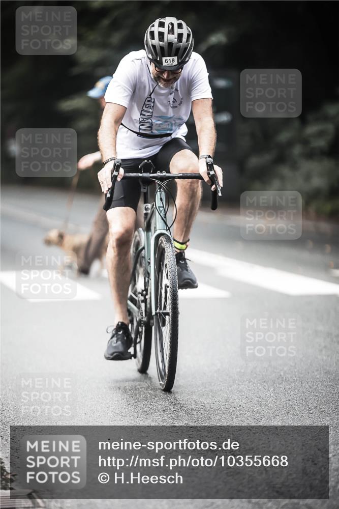 13.09.2026 - Stadtparktriathlon H.Heesch http://msf.ph/oto/10355668 13.09.2026 11:11:47 Radfahren 493, 498, 618 meine-sportfotos.de