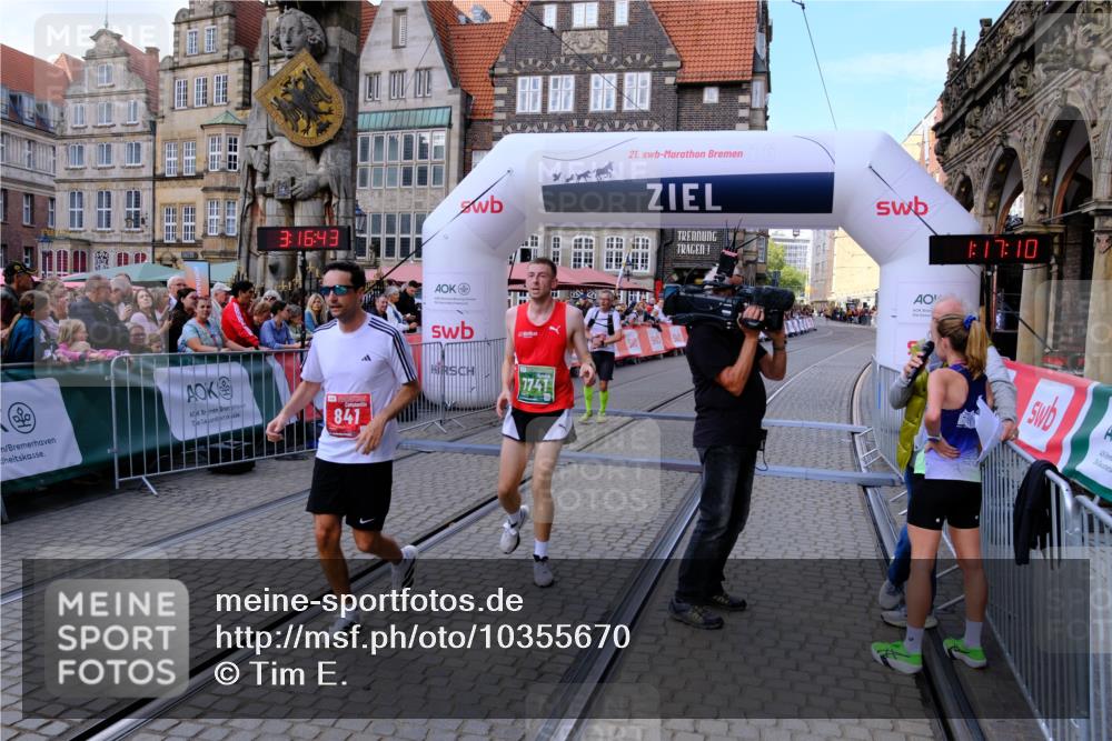 13.09.2026 - 21. swb-Marathon Bremen Tim E. http://msf.ph/oto/10355670 13.09.2026 12:47:32 Ziel 649, 7741 meine-sportfotos.de