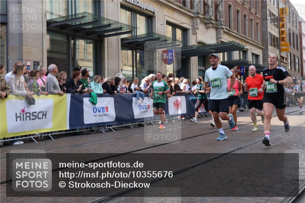 13.09.2026 - 21. swb-Marathon Bremen Strokosch-Dieckow http://msf.ph/oto/10355676 13.09.2026 13:33:49 Ziel 1364, 1656, 2355, 2464, 2727, 3162, 3389, 3522, 3632, 3636, 3790, 3984, 4613, 5147, 5265, 5341, 5489, 5563, 5587, 5768, 6090, 6151, 6350, 6405, 6509, 6623, 7047, 7113, 7303, 7431, 7696, 7897, 7988, 8025, 8512, 8641, 8870, 8910, 9094, 9100, 9402, 9905, 10058, 13118, 930, 2405, 2872, 2960, 3201, 3562, 3761, 4490, 4554, 4658, 4874, 5063, 5156, 5513, 5587, 6256, 6508, 6538, 6808, 6844, 6882, 7126, 7354, 7523, 7633 meine-sportfotos.de