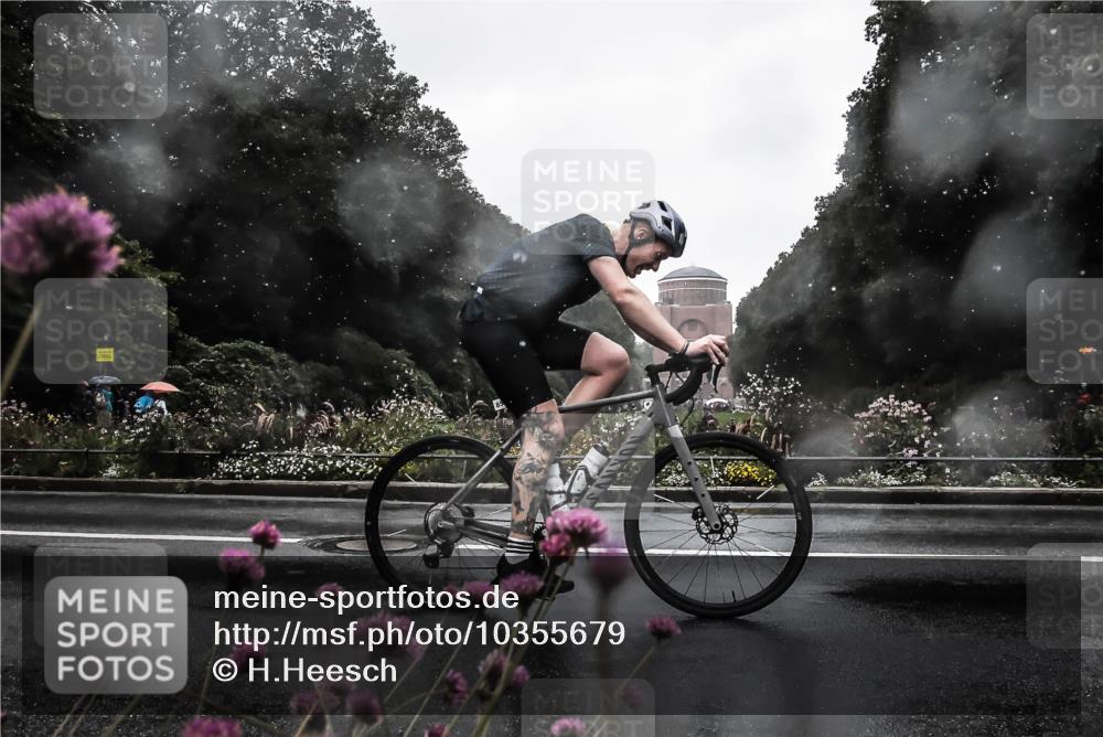 13.09.2026 - Stadtparktriathlon H.Heesch http://msf.ph/oto/10355679 13.09.2026 12:02:55 Radfahren 758, 856, 925, 1059 meine-sportfotos.de