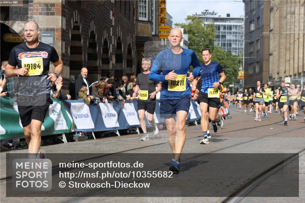13.09.2026 - 21. swb-Marathon Bremen Strokosch-Dieckow http://msf.ph/oto/10355682 13.09.2026 10:56:30 Ziel 10246, 10298, 10322, 10365, 10443, 10670, 10699, 10949, 10957, 10960, 11219, 11280, 11570, 11693, 11782, 11790, 12452, 12476, 13565, 10240, 10372, 10486, 10540, 10721, 10771, 10824, 10888, 10936, 11064, 11069, 11349, 11407, 11474, 11601, 11911, 11996, 12543 meine-sportfotos.de