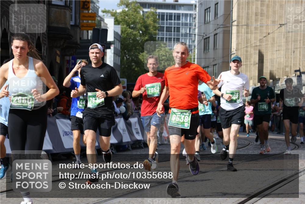 13.09.2026 - 21. swb-Marathon Bremen Strokosch-Dieckow http://msf.ph/oto/10355688 13.09.2026 13:33:36 Ziel 831, 1124, 2283, 2393, 2440, 2818, 2959, 2980, 3710, 4052, 4243, 4260, 4408, 4492, 4536, 4565, 5040, 5191, 5324, 5395, 5560, 5660, 5790, 5861, 5862, 5914, 6421, 6597, 6614, 6777, 6915, 6997, 7145, 7421, 7467, 7788, 7789, 7830, 8061, 8599, 8602, 9206, 9269, 9616, 9856, 13028, 13084, 13101, 930, 2405, 2872, 3201, 3761, 4490, 4554, 4658, 4874, 5063, 5156, 5513, 6508, 6538, 6808, 7126, 7633, 7652, 7832, 9068, 9128, 9342, 9344, 9390 meine-sportfotos.de