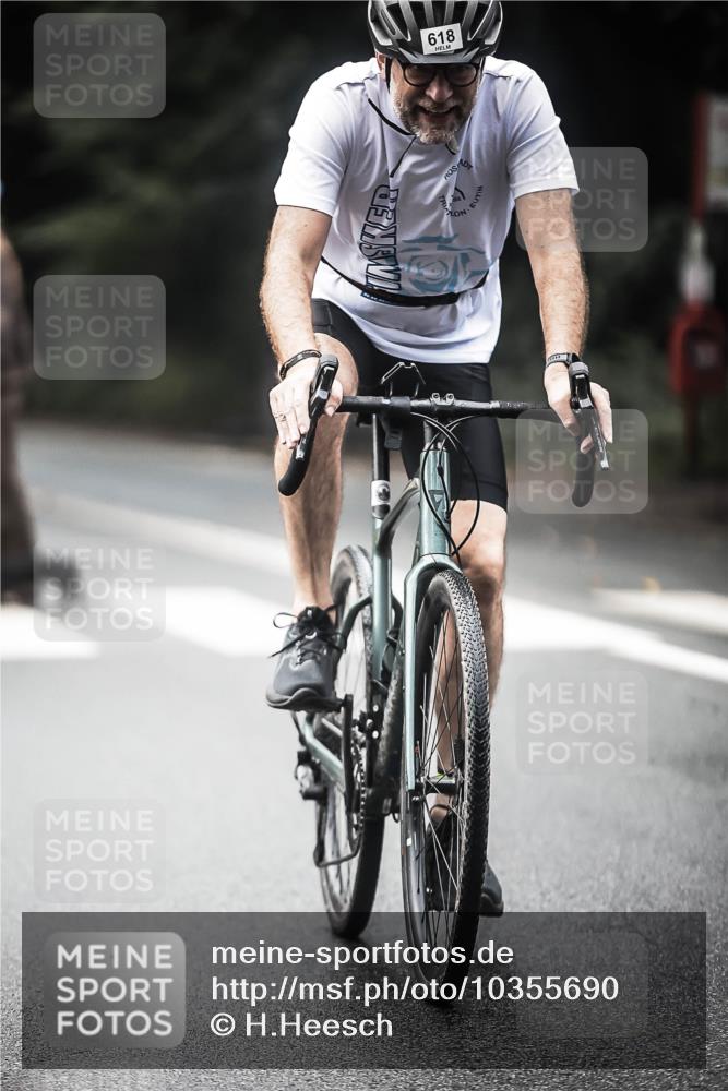 13.09.2026 - Stadtparktriathlon H.Heesch http://msf.ph/oto/10355690 13.09.2026 11:11:48 Radfahren 493, 498, 618 meine-sportfotos.de