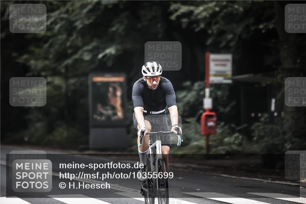13.09.2026 - Stadtparktriathlon H.Heesch http://msf.ph/oto/10355699 13.09.2026 11:11:57 Radfahren 423, 603 meine-sportfotos.de