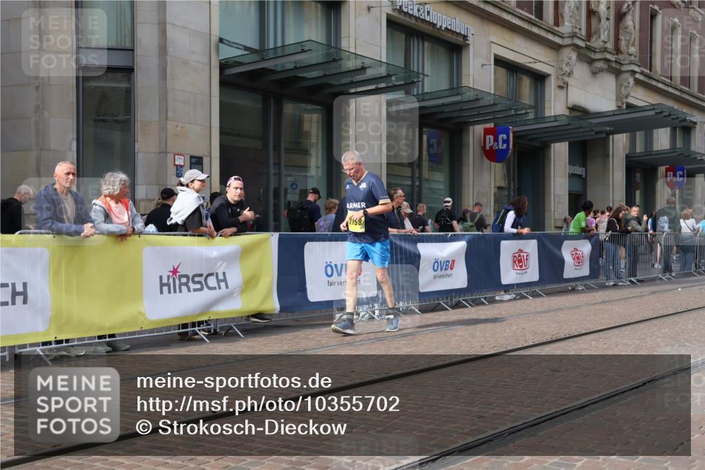 13.09.2026 - 21. swb-Marathon Bremen Strokosch-Dieckow http://msf.ph/oto/10355702 13.09.2026 11:16:21 Ziel 10679, 11274, 11456, 12102, 12158, 10242, 10665, 11026, 11081, 11139, 11181, 11200, 11264, 11385, 11448, 11573, 11768, 12057, 12151, 12306, 12539, 13508 meine-sportfotos.de