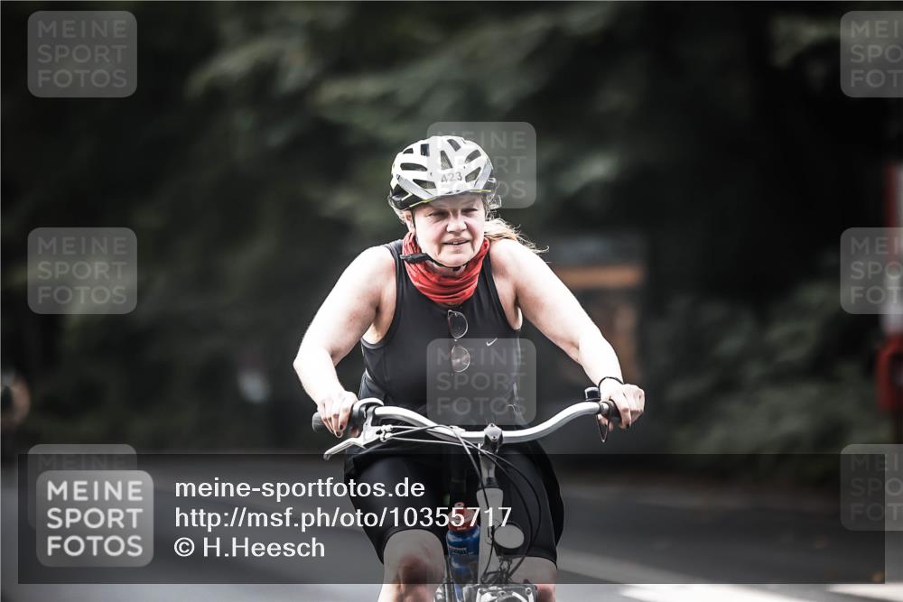 13.09.2026 - Stadtparktriathlon H.Heesch http://msf.ph/oto/10355717 13.09.2026 11:11:59 Radfahren 423, 603 meine-sportfotos.de