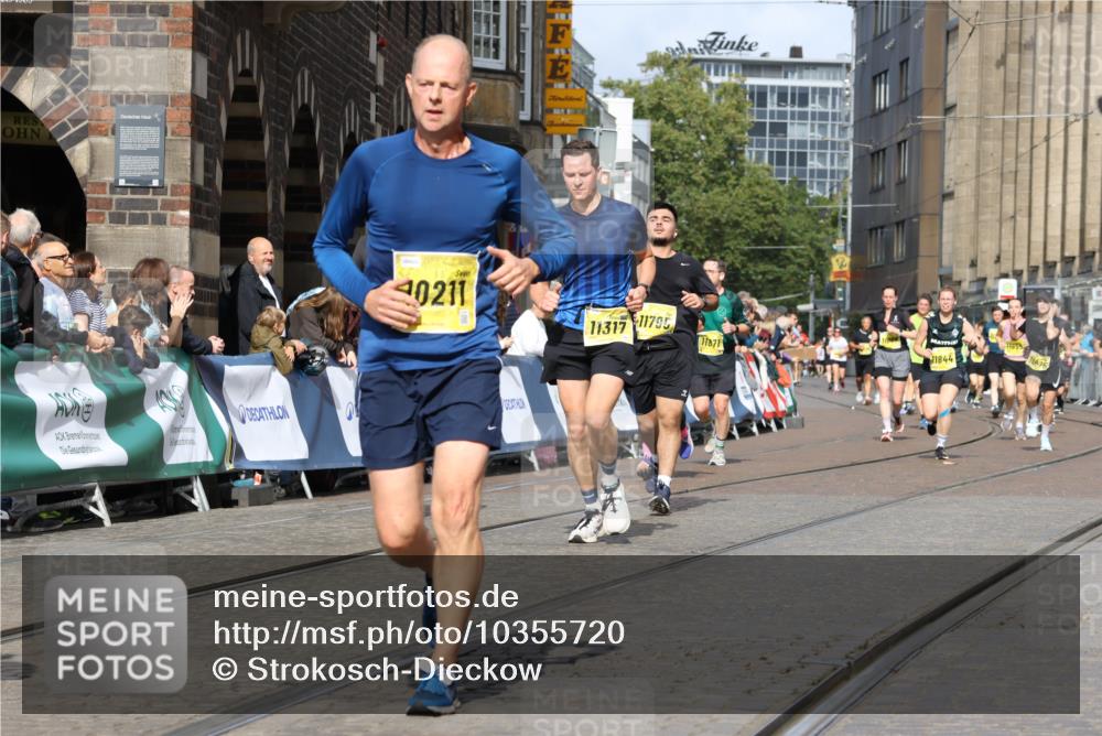 13.09.2026 - 21. swb-Marathon Bremen Strokosch-Dieckow http://msf.ph/oto/10355720 13.09.2026 10:56:31 Ziel 10184, 10211, 10246, 10298, 10322, 10365, 10443, 10670, 10699, 10949, 10957, 10960, 11219, 11280, 11570, 11693, 11782, 11790, 12452, 12476, 13565, 10240, 10372, 10486, 10540, 10721, 10771, 10824, 10888, 10936, 11064, 11069, 11349, 11407, 11474, 11601, 11911, 11996, 12543 meine-sportfotos.de