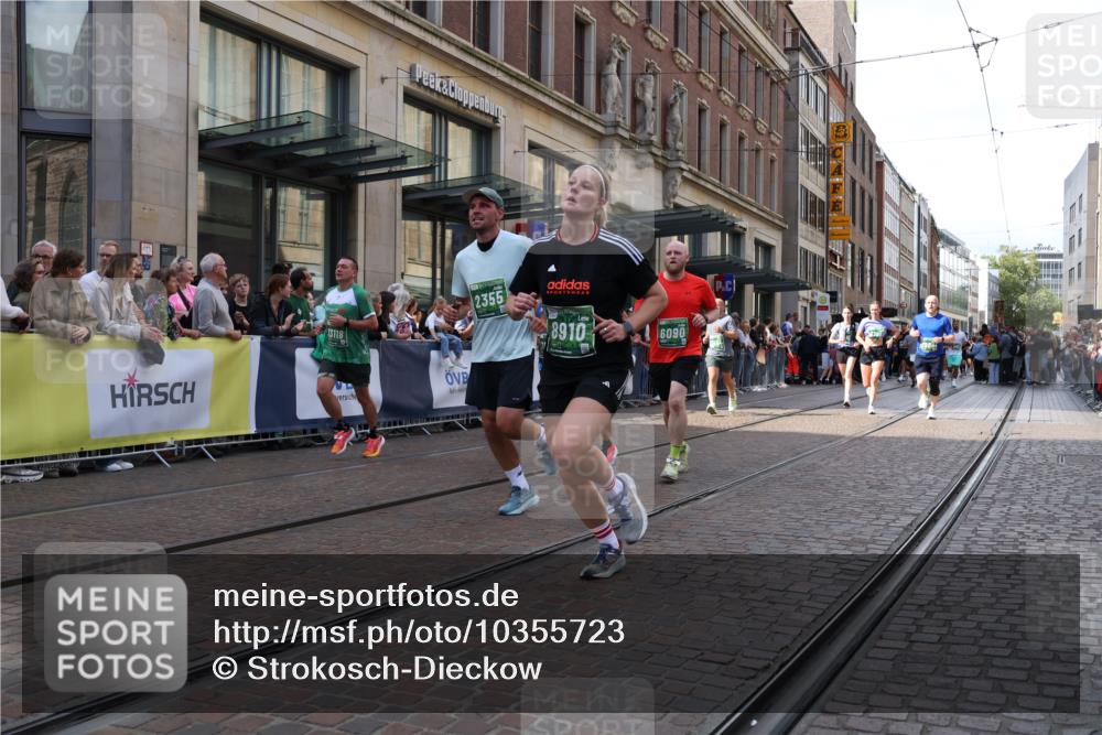 13.09.2026 - 21. swb-Marathon Bremen Strokosch-Dieckow http://msf.ph/oto/10355723 13.09.2026 13:33:50 Ziel 1364, 1656, 2355, 2464, 2727, 3162, 3389, 3522, 3632, 3636, 3790, 3984, 4613, 5147, 5265, 5341, 5489, 5563, 5768, 6090, 6151, 6350, 6405, 6509, 6623, 7047, 7113, 7303, 7431, 7696, 7897, 7988, 8025, 8641, 8870, 8910, 9094, 9100, 9402, 9905, 10058, 13118, 930, 2405, 2727, 2872, 2960, 3201, 3562, 3761, 4490, 4554, 4658, 4874, 5063, 5156, 5513, 5587, 6256, 6508, 6538, 6808, 6844, 6882, 7126, 7354, 7523, 7633 meine-sportfotos.de