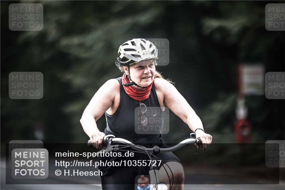 13.09.2026 - Stadtparktriathlon H.Heesch http://msf.ph/oto/10355727 13.09.2026 11:11:59 Radfahren 423, 603 meine-sportfotos.de