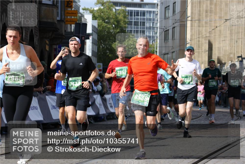 13.09.2026 - 21. swb-Marathon Bremen Strokosch-Dieckow http://msf.ph/oto/10355741 13.09.2026 13:33:36 Ziel 831, 1124, 2283, 2393, 2440, 2818, 2959, 2980, 3710, 4052, 4243, 4260, 4408, 4492, 4536, 4565, 5040, 5191, 5324, 5395, 5560, 5660, 5790, 5861, 5862, 5914, 6421, 6597, 6614, 6777, 6915, 6997, 7145, 7421, 7467, 7788, 7789, 7830, 8061, 8599, 8602, 9206, 9269, 9616, 9856, 13028, 13084, 13101, 930, 2405, 2872, 3201, 3761, 4490, 4554, 4658, 4874, 5063, 5156, 5513, 6508, 6538, 6808, 7126, 7633, 7652, 7832, 9068, 9128, 9342, 9344, 9390 meine-sportfotos.de