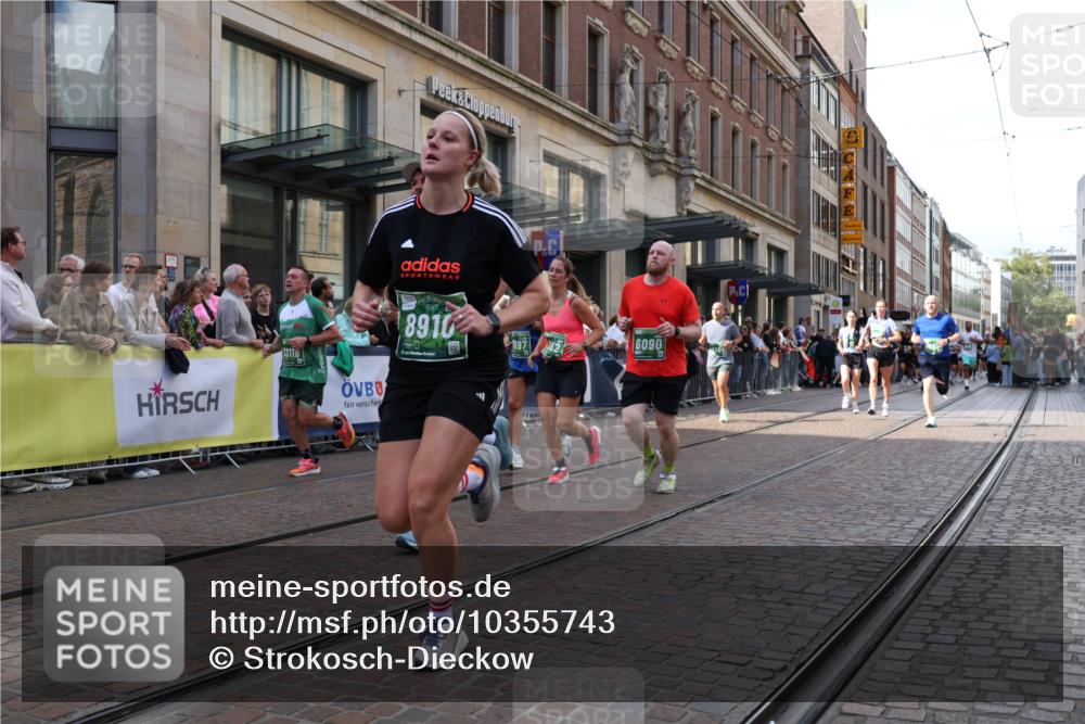 13.09.2026 - 21. swb-Marathon Bremen Strokosch-Dieckow http://msf.ph/oto/10355743 13.09.2026 13:33:50 Ziel 1364, 1656, 2355, 2464, 2727, 3162, 3389, 3522, 3632, 3636, 3790, 3984, 4613, 5147, 5265, 5341, 5489, 5563, 5768, 6090, 6151, 6350, 6405, 6509, 6623, 7047, 7113, 7303, 7431, 7696, 7897, 7988, 8025, 8641, 8870, 8910, 9094, 9100, 9402, 9905, 10058, 13118, 930, 2405, 2727, 2872, 2960, 3201, 3562, 3761, 4490, 4554, 4658, 4874, 5063, 5156, 5513, 5587, 6256, 6508, 6538, 6808, 6844, 6882, 7126, 7354, 7523, 7633 meine-sportfotos.de