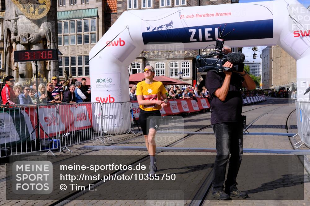 13.09.2026 - 21. swb-Marathon Bremen Tim E. http://msf.ph/oto/10355750 13.09.2026 12:47:55 Ziel 420, 991, 1161, 1783 meine-sportfotos.de