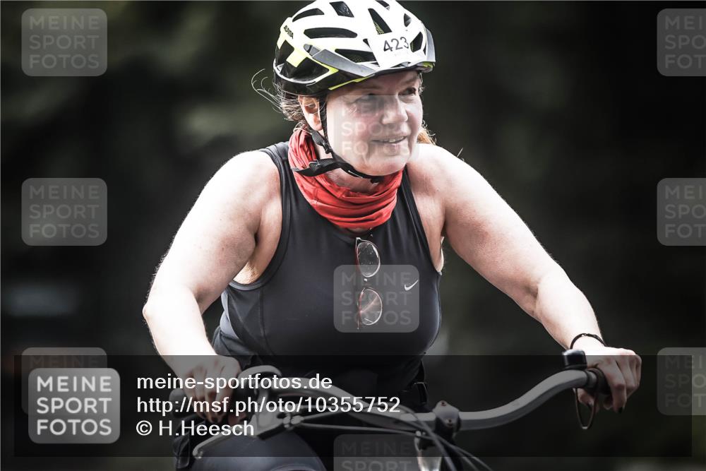13.09.2026 - Stadtparktriathlon H.Heesch http://msf.ph/oto/10355752 13.09.2026 11:11:59 Radfahren 423, 603 meine-sportfotos.de