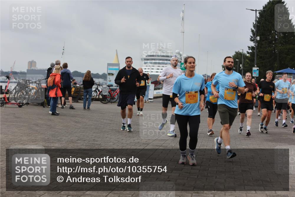 13.09.2026 - Kiel Lauf Andreas Tolksdorf http://msf.ph/oto/10355754 13.09.2026 09:58:38 Kiellinie 39, 6418, 11211, 3123, 9134 meine-sportfotos.de