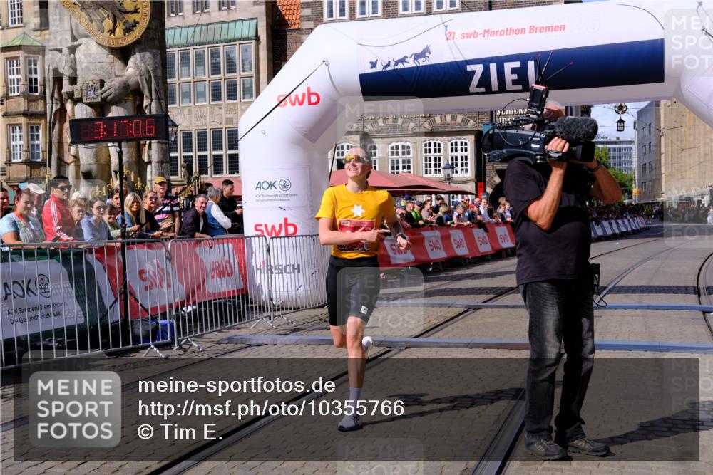 13.09.2026 - 21. swb-Marathon Bremen Tim E. http://msf.ph/oto/10355766 13.09.2026 12:47:55 Ziel 420, 991, 1161, 1783 meine-sportfotos.de