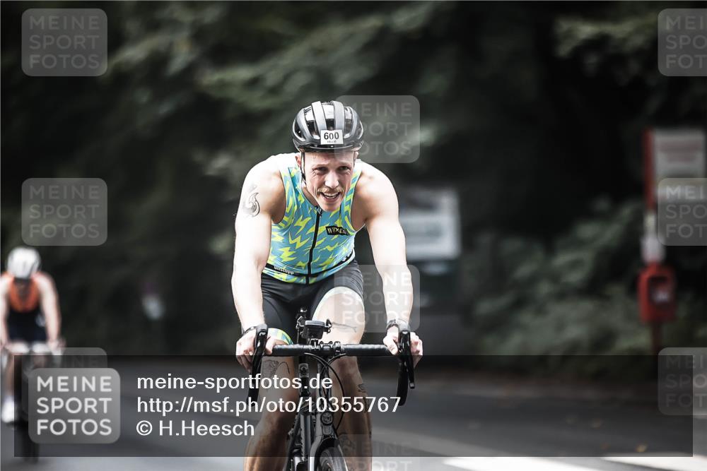 13.09.2026 - Stadtparktriathlon H.Heesch http://msf.ph/oto/10355767 13.09.2026 11:12:06 Radfahren 598, 600, 700 meine-sportfotos.de