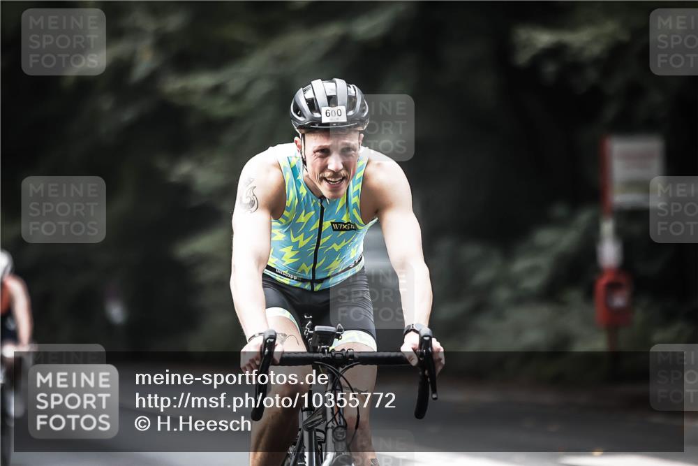 13.09.2026 - Stadtparktriathlon H.Heesch http://msf.ph/oto/10355772 13.09.2026 11:12:06 Radfahren 598, 600, 700 meine-sportfotos.de