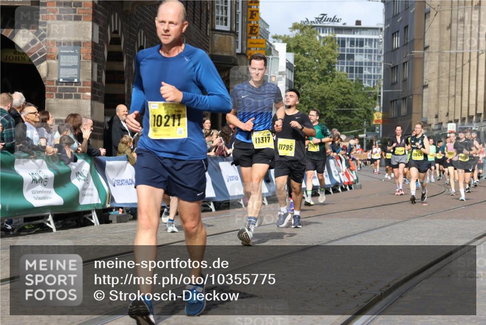 13.09.2026 - 21. swb-Marathon Bremen Strokosch-Dieckow http://msf.ph/oto/10355775 13.09.2026 10:56:31 Ziel 10184, 10211, 10246, 10298, 10322, 10365, 10443, 10670, 10699, 10949, 10957, 10960, 11219, 11280, 11570, 11693, 11782, 11790, 12452, 12476, 13565, 10240, 10372, 10486, 10540, 10721, 10771, 10824, 10888, 10936, 11064, 11069, 11349, 11407, 11474, 11601, 11911, 11996, 12543 meine-sportfotos.de