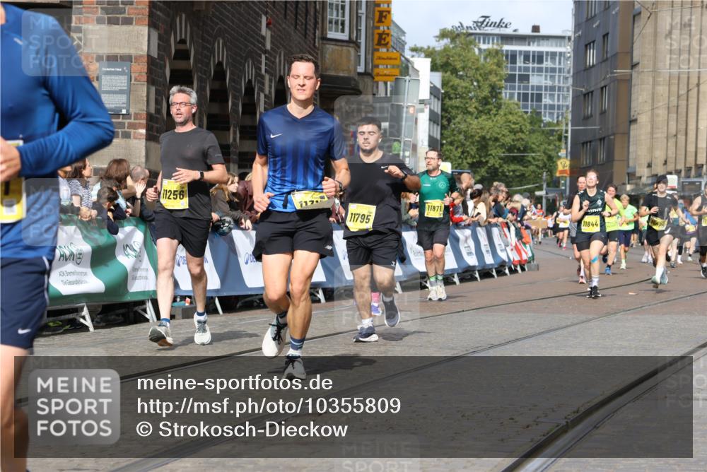 13.09.2026 - 21. swb-Marathon Bremen Strokosch-Dieckow http://msf.ph/oto/10355809 13.09.2026 10:56:32 Ziel 10184, 10211, 10246, 10298, 10322, 10365, 10443, 10670, 10699, 10949, 10957, 10960, 11219, 11280, 11570, 11693, 11782, 11790, 12452, 12476, 10240, 10372, 10486, 10540, 10721, 10771, 10824, 10888, 10936, 11064, 11349, 11474, 11601, 11872, 11911, 11996 meine-sportfotos.de