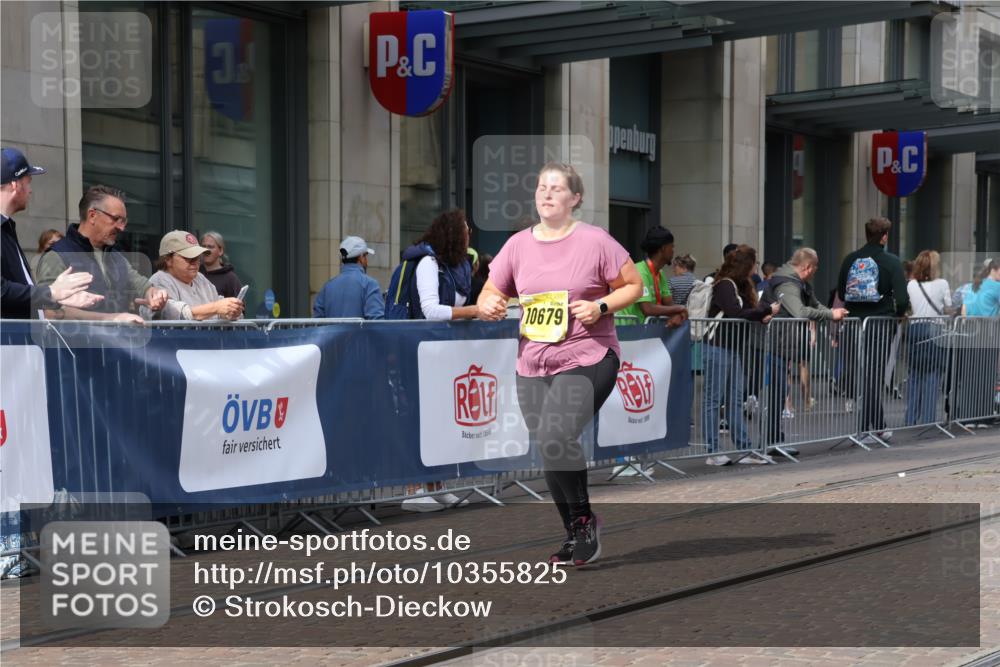 13.09.2026 - 21. swb-Marathon Bremen Strokosch-Dieckow http://msf.ph/oto/10355825 13.09.2026 11:16:35 Ziel 10295, 10679, 10999, 11456, 11461, 11653, 11867, 12089, 12287, 10242, 11181, 11200, 11264, 11274, 11385, 11448, 11573, 12057, 12102, 12158, 12539 meine-sportfotos.de