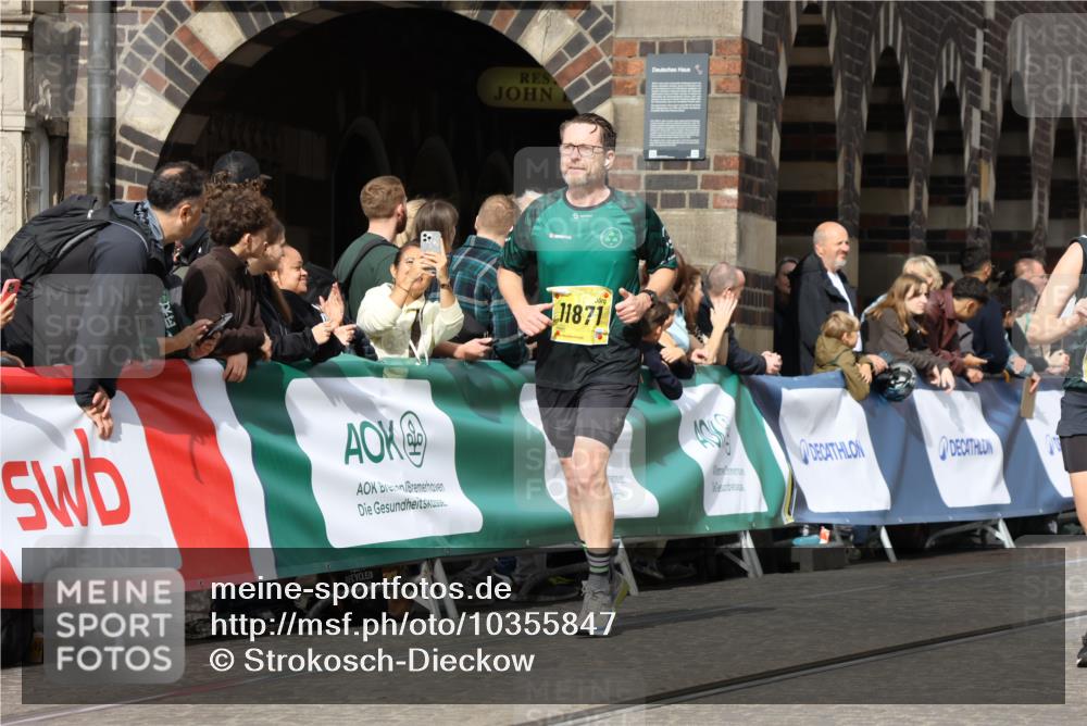 13.09.2026 - 21. swb-Marathon Bremen Strokosch-Dieckow http://msf.ph/oto/10355847 13.09.2026 10:56:36 Ziel 10184, 10211, 10246, 10322, 10365, 10443, 10670, 10699, 10844, 10949, 10957, 10960, 11219, 11256, 11280, 11317, 11570, 11693, 11782, 11795, 12452, 12476, 10372, 10486, 10540, 10721, 10771, 10824, 10888, 10936, 11064, 11474, 11601, 11872, 12284, 12434 meine-sportfotos.de