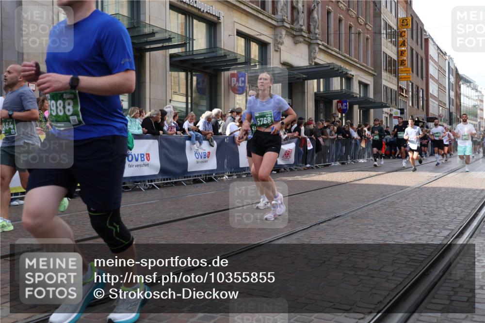 13.09.2026 - 21. swb-Marathon Bremen Strokosch-Dieckow http://msf.ph/oto/10355855 13.09.2026 13:33:53 Ziel 911, 1364, 2355, 2464, 3068, 3162, 3214, 3632, 3636, 3790, 3984, 4112, 4613, 5147, 5265, 5341, 5489, 5563, 5768, 6090, 6350, 6405, 6509, 6623, 7047, 7113, 7303, 7431, 7696, 7897, 7988, 8025, 8641, 8870, 8910, 9094, 9100, 9402, 9453, 9905, 10058, 13118, 930, 1656, 2405, 2727, 2872, 2960, 3201, 3389, 3522, 3562, 3761, 4490, 4554, 4658, 4874, 5063, 5156, 5513, 5563, 5587, 6151, 6508, 6538, 6623, 6808, 7126, 7354, 7431, 7523, 7633, 8025 meine-sportfotos.de
