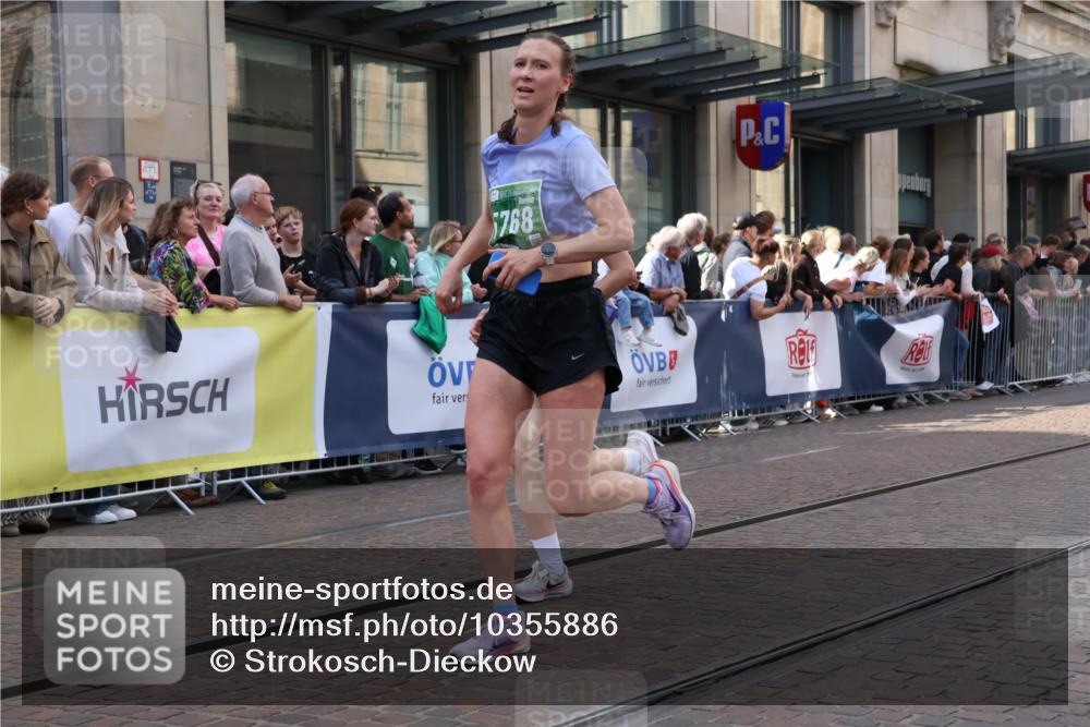 13.09.2026 - 21. swb-Marathon Bremen Strokosch-Dieckow http://msf.ph/oto/10355886 13.09.2026 13:33:54 Ziel 682, 911, 1364, 2355, 2464, 3068, 3162, 3214, 3632, 3636, 3790, 3984, 4112, 4613, 5147, 5265, 5341, 5489, 5768, 6090, 6350, 6405, 6509, 7047, 7113, 7303, 7696, 7897, 7988, 8641, 8870, 8910, 9094, 9100, 9402, 9453, 9905, 10058, 13118, 930, 1656, 2405, 2727, 2872, 2960, 3201, 3389, 3522, 3562, 3761, 4490, 4554, 4658, 4874, 5063, 5156, 5513, 5563, 5587, 6151, 6508, 6538, 6623, 6808, 7126, 7354, 7431, 7633, 8025 meine-sportfotos.de