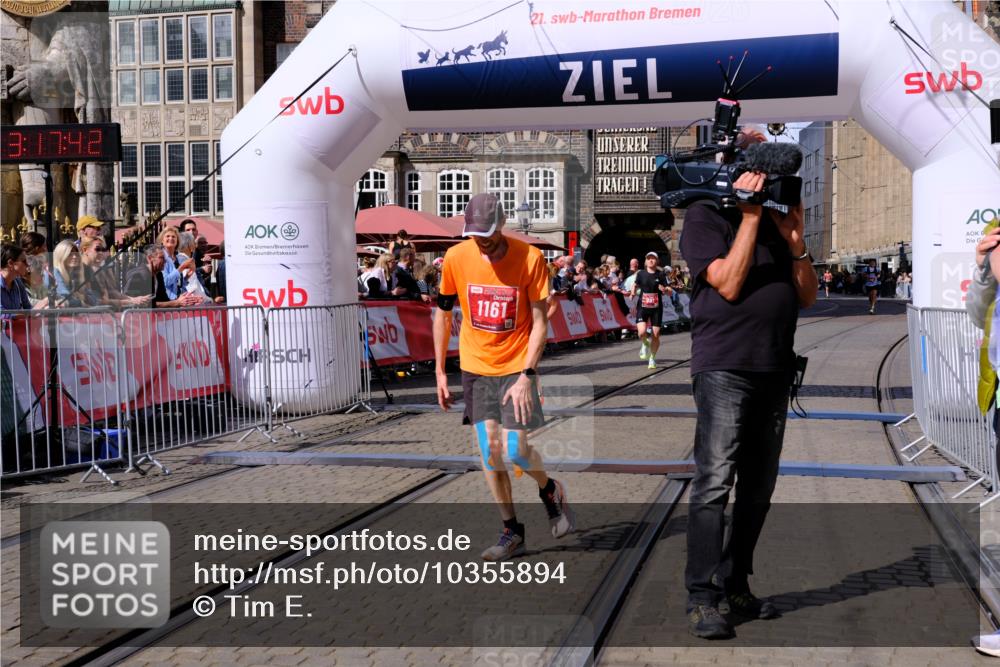 13.09.2026 - 21. swb-Marathon Bremen Tim E. http://msf.ph/oto/10355894 13.09.2026 12:48:31 Ziel 358 meine-sportfotos.de