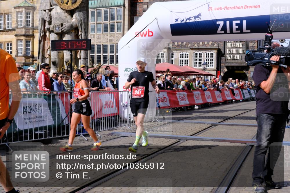 13.09.2026 - 21. swb-Marathon Bremen Tim E. http://msf.ph/oto/10355912 13.09.2026 12:48:34 Ziel  meine-sportfotos.de