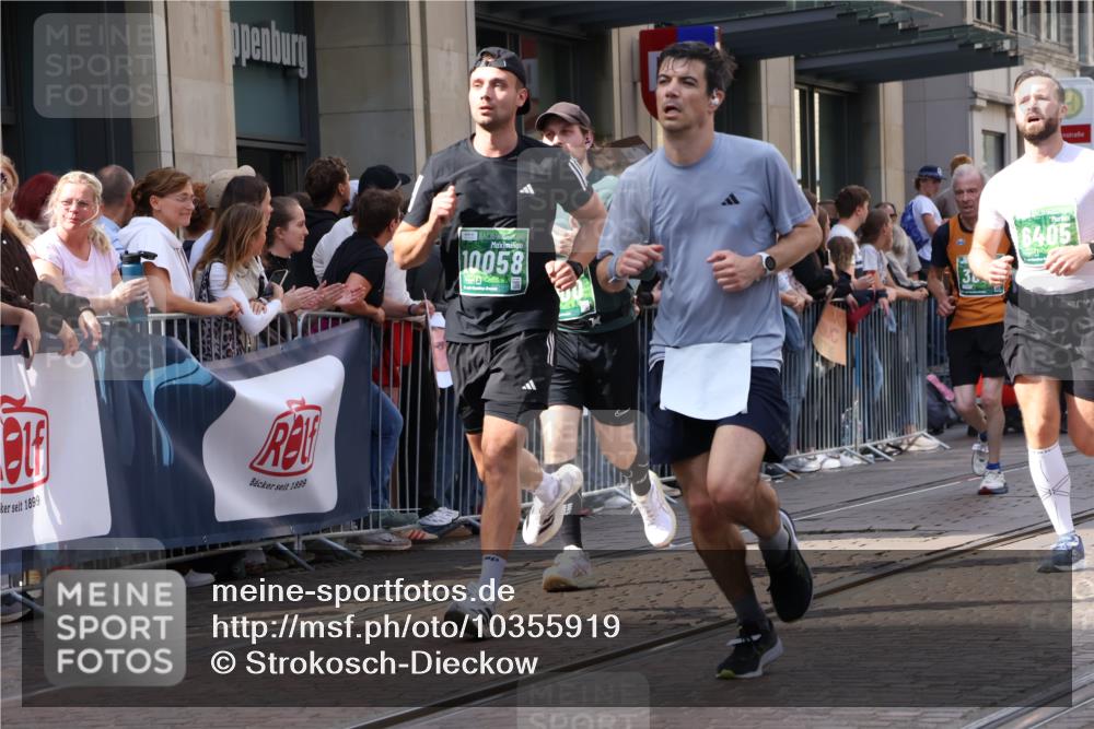 13.09.2026 - 21. swb-Marathon Bremen Strokosch-Dieckow http://msf.ph/oto/10355919 13.09.2026 13:33:55 Ziel 682, 911, 1364, 2355, 2464, 3068, 3162, 3214, 3632, 3636, 3790, 3984, 4112, 4613, 5147, 5265, 5341, 5489, 5768, 5852, 6090, 6350, 6405, 6509, 7047, 7113, 7303, 7696, 7746, 7897, 7988, 8870, 8910, 9094, 9100, 9402, 9453, 9802, 9905, 10058, 13118, 930, 1656, 2405, 2727, 2872, 2960, 3201, 3389, 3522, 3761, 4490, 4554, 4658, 4874, 5063, 5156, 5513, 5563, 5587, 6151, 6508, 6538, 6623, 6808, 7126, 7354, 7431, 7633, 8025 meine-sportfotos.de