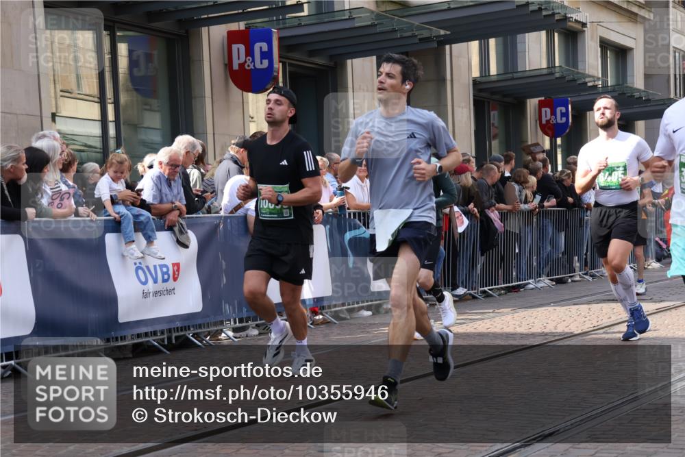 13.09.2026 - 21. swb-Marathon Bremen Strokosch-Dieckow http://msf.ph/oto/10355946 13.09.2026 13:33:56 Ziel 682, 911, 1307, 1364, 2355, 2464, 3068, 3162, 3214, 3632, 3636, 3790, 3984, 4112, 4613, 5147, 5265, 5341, 5489, 5768, 5852, 6090, 6350, 6405, 6509, 7047, 7113, 7303, 7696, 7746, 7897, 7988, 8870, 8910, 9094, 9100, 9402, 9453, 9802, 9905, 10058, 13112, 13118, 930, 1656, 2405, 2727, 2872, 2960, 3201, 3389, 3522, 3761, 4490, 4554, 4613, 4658, 4874, 5063, 5156, 5513, 5563, 5587, 6151, 6508, 6509, 6538, 6623, 6808, 7047, 7126, 7354, 7431, 7633, 8025 meine-sportfotos.de