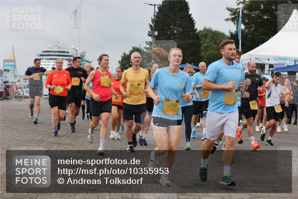 13.09.2026 - Kiel Lauf Andreas Tolksdorf http://msf.ph/oto/10355953 13.09.2026 09:58:46 Kiellinie 9525, 11561, 11560, 39, 6792, 3881, 7187 meine-sportfotos.de
