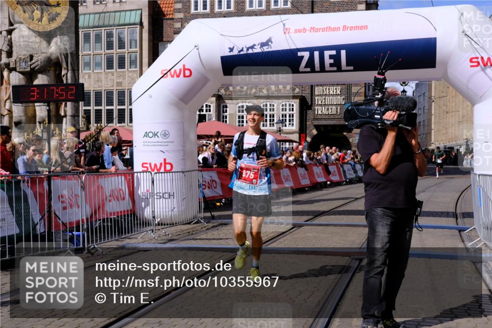 13.09.2026 - 21. swb-Marathon Bremen Tim E. http://msf.ph/oto/10355967 13.09.2026 12:48:41 Ziel 5428 meine-sportfotos.de