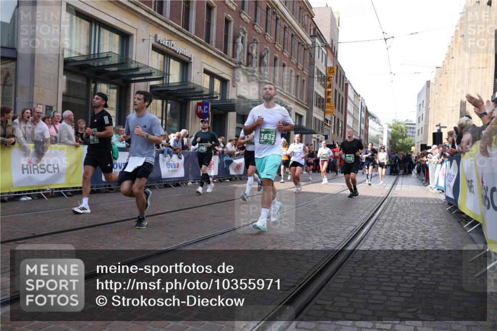 13.09.2026 - 21. swb-Marathon Bremen Strokosch-Dieckow http://msf.ph/oto/10355971 13.09.2026 13:33:57 Ziel 682, 911, 1307, 1364, 2355, 2464, 3068, 3162, 3214, 3632, 3636, 3790, 3984, 4112, 5147, 5265, 5341, 5489, 5566, 5768, 5852, 6090, 6255, 6350, 6405, 7113, 7303, 7696, 7746, 7897, 7988, 8870, 8910, 9094, 9100, 9402, 9453, 9802, 9905, 10058, 13112, 13118, 930, 1656, 2405, 2727, 2872, 2960, 3201, 3389, 3522, 3761, 3790, 4490, 4554, 4613, 4658, 4874, 5063, 5156, 5341, 5513, 5563, 5587, 6151, 6508, 6509, 6538, 6623, 6808, 7047, 7126, 7303, 7354, 7431, 7633, 8025 meine-sportfotos.de