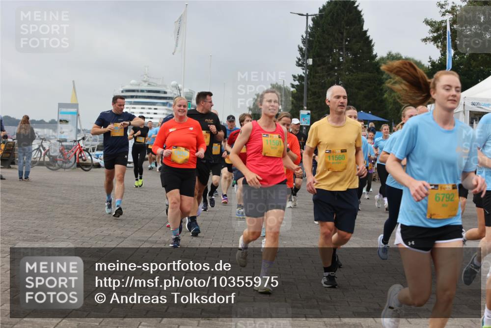 13.09.2026 - Kiel Lauf Andreas Tolksdorf http://msf.ph/oto/10355975 13.09.2026 09:58:47 Kiellinie 11561, 39, 11560, 14, 39, 6792 meine-sportfotos.de