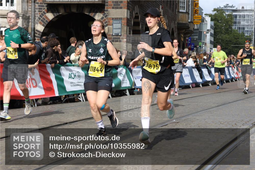 13.09.2026 - 21. swb-Marathon Bremen Strokosch-Dieckow http://msf.ph/oto/10355982 13.09.2026 10:56:38 Ziel 10184, 10211, 10246, 10322, 10365, 10443, 10670, 10675, 10699, 10844, 10949, 10957, 10960, 11219, 11256, 11280, 11317, 11570, 11693, 11782, 11795, 11844, 12452, 12476, 10486, 10540, 10610, 10721, 10771, 10824, 10888, 10936, 11064, 11474, 11601, 11872, 12284, 12434 meine-sportfotos.de