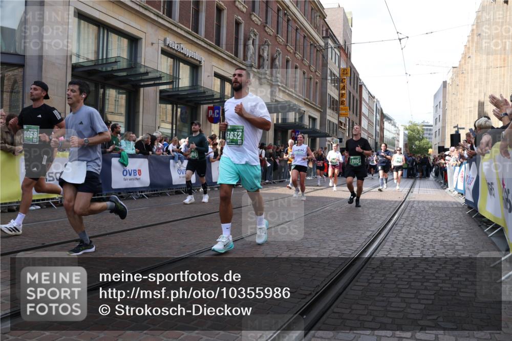 13.09.2026 - 21. swb-Marathon Bremen Strokosch-Dieckow http://msf.ph/oto/10355986 13.09.2026 13:33:57 Ziel 682, 911, 1307, 1364, 2355, 2464, 3068, 3162, 3214, 3632, 3636, 3790, 3984, 4112, 5147, 5265, 5341, 5489, 5566, 5768, 5852, 6090, 6255, 6350, 6405, 7113, 7303, 7696, 7746, 7897, 7988, 8870, 8910, 9094, 9100, 9402, 9453, 9802, 9905, 10058, 13112, 13118, 930, 1656, 2405, 2727, 2872, 2960, 3201, 3389, 3522, 3761, 3790, 4490, 4554, 4613, 4658, 4874, 5063, 5156, 5341, 5513, 5563, 5587, 6151, 6508, 6509, 6538, 6623, 6808, 7047, 7126, 7303, 7354, 7431, 7633, 8025 meine-sportfotos.de