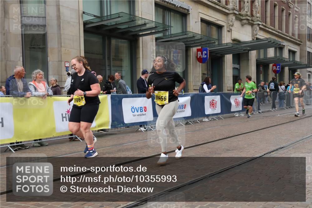 13.09.2026 - 21. swb-Marathon Bremen Strokosch-Dieckow http://msf.ph/oto/10355993 13.09.2026 11:16:44 Ziel 10295, 10335, 10999, 11355, 11456, 11461, 11653, 11672, 11867, 12089, 12101, 12287, 10242, 10679, 11274, 12102, 12158 meine-sportfotos.de
