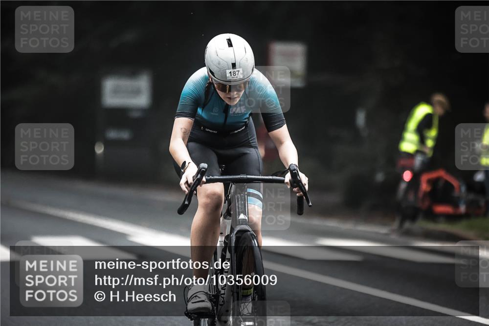 13.09.2026 - Stadtparktriathlon H.Heesch http://msf.ph/oto/10356009 13.09.2026 09:42:24 Radfahren 187, 191 meine-sportfotos.de