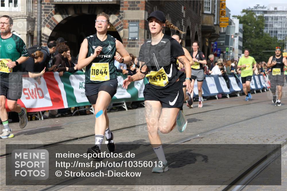 13.09.2026 - 21. swb-Marathon Bremen Strokosch-Dieckow http://msf.ph/oto/10356013 13.09.2026 10:56:38 Ziel 10184, 10211, 10246, 10322, 10365, 10443, 10670, 10675, 10699, 10844, 10949, 10957, 10960, 11219, 11256, 11280, 11317, 11570, 11693, 11782, 11795, 11844, 12452, 12476, 10486, 10540, 10610, 10721, 10771, 10824, 10888, 10936, 11064, 11474, 11601, 11872, 12284, 12434 meine-sportfotos.de