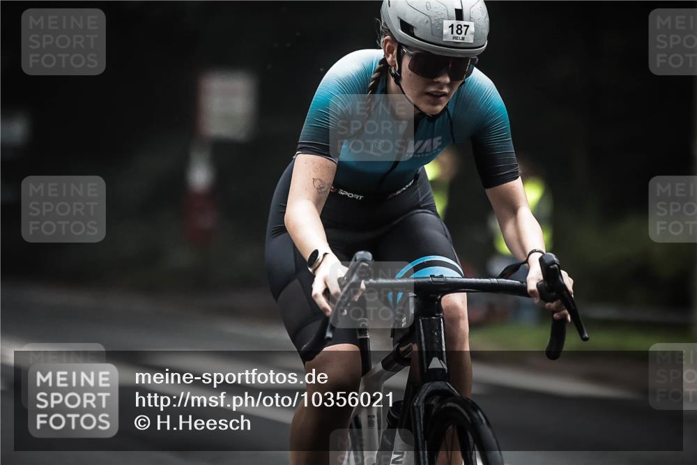 13.09.2026 - Stadtparktriathlon H.Heesch http://msf.ph/oto/10356021 13.09.2026 09:42:24 Radfahren 187, 191 meine-sportfotos.de