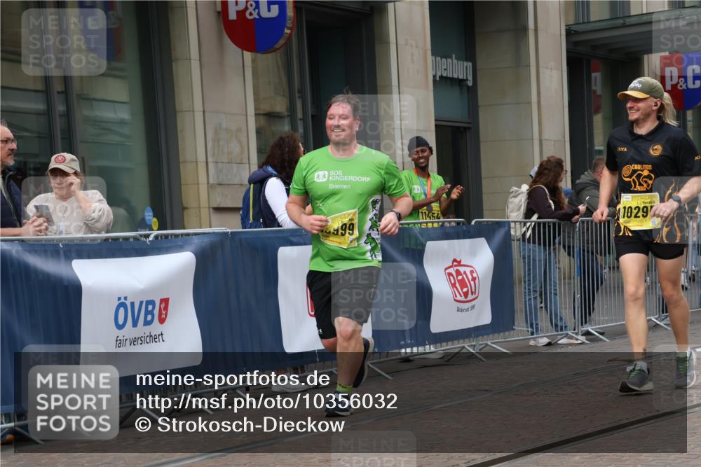 13.09.2026 - 21. swb-Marathon Bremen Strokosch-Dieckow http://msf.ph/oto/10356032 13.09.2026 11:16:45 Ziel 10295, 10335, 10999, 11355, 11456, 11461, 11495, 11653, 11672, 11867, 12089, 12101, 12287, 10679, 11274, 11456, 12102, 12158 meine-sportfotos.de