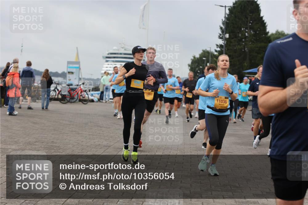 13.09.2026 - Kiel Lauf Andreas Tolksdorf http://msf.ph/oto/10356054 13.09.2026 09:58:52 Kiellinie 6587, 11003, 38, 11036 meine-sportfotos.de