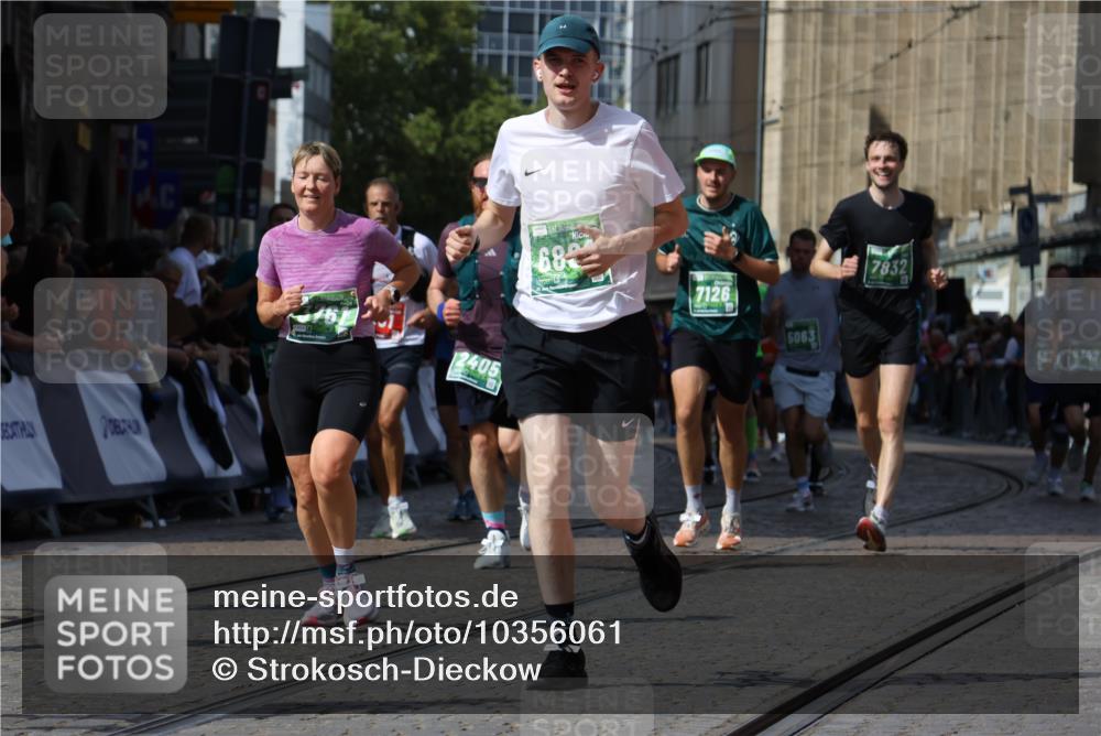 13.09.2026 - 21. swb-Marathon Bremen Strokosch-Dieckow http://msf.ph/oto/10356061 13.09.2026 13:33:38 Ziel 831, 1124, 2283, 2393, 2818, 2980, 4052, 4219, 4243, 4260, 4408, 4492, 4536, 4543, 4565, 5040, 5191, 5324, 5395, 5560, 5660, 5726, 5790, 5861, 5862, 5914, 6421, 6597, 6614, 6777, 6915, 6997, 7145, 7421, 7467, 7789, 7830, 8061, 8177, 8599, 8602, 9206, 9616, 9856, 13028, 13084, 13101, 2405, 2872, 3201, 3761, 4490, 4554, 4658, 4874, 5063, 5156, 5513, 5587, 6508, 6808, 7126, 7354, 7652, 7832, 8512, 9068, 9128, 9342, 9344, 9390 meine-sportfotos.de