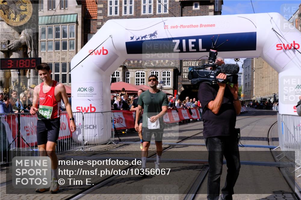 13.09.2026 - 21. swb-Marathon Bremen Tim E. http://msf.ph/oto/10356067 13.09.2026 12:48:54 Ziel 314, 5428 meine-sportfotos.de