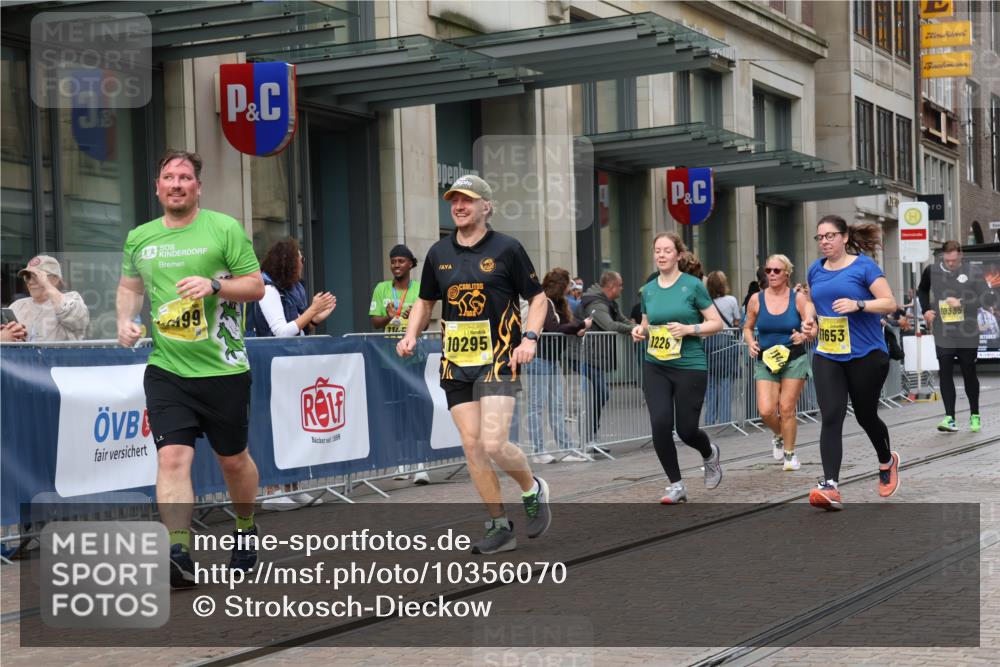 13.09.2026 - 21. swb-Marathon Bremen Strokosch-Dieckow http://msf.ph/oto/10356070 13.09.2026 11:16:46 Ziel 10295, 10335, 10999, 11355, 11461, 11495, 11653, 11672, 11867, 12089, 12101, 12287, 10679, 11274, 11456, 12102, 12158 meine-sportfotos.de